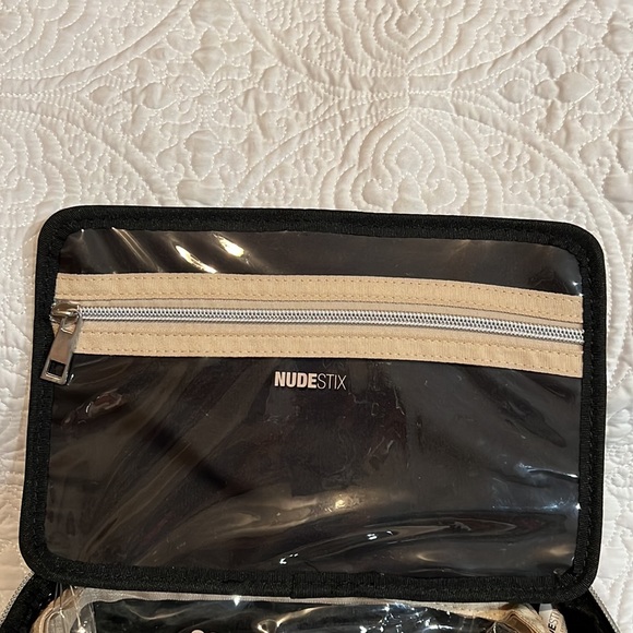 NUDESTIX HANGING COSMETIC CASE, NWT - Picture 11 of 16